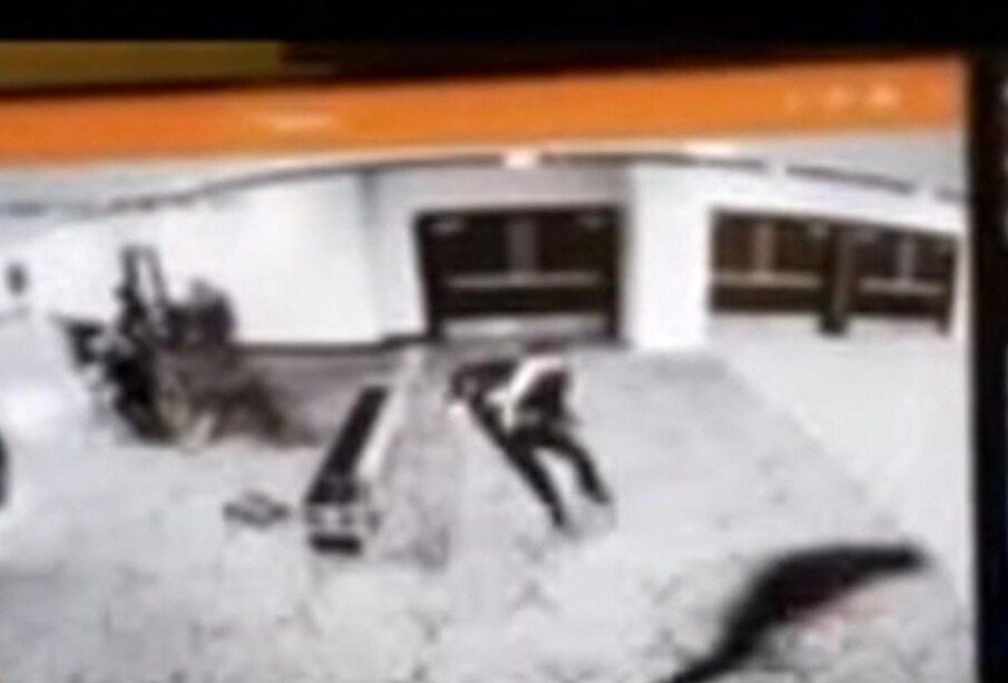 Câmera flagra autor do atentado em jantar com Trump