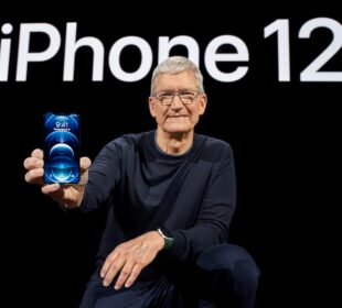 Tim Cook deixa Apple após 15 anos como CEO