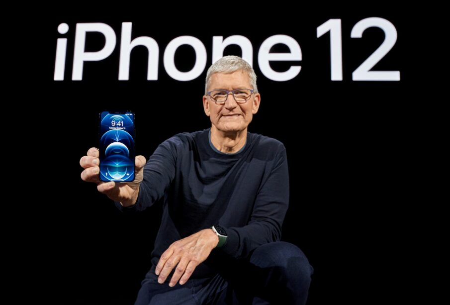 Tim Cook deixa Apple após 15 anos como CEO