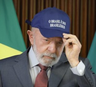 Novo tenta barrar projeto do PT sobre minerais críticos na Câmara