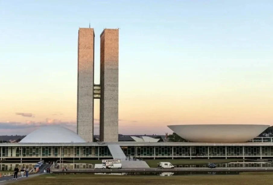 Estudo: Escala 6x1 paga até 58% menos para quem trabalha mais