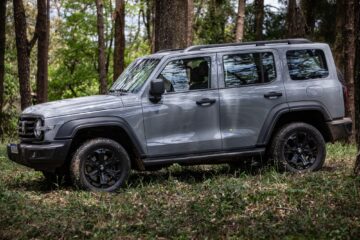 GWM Tank 300 híbrido flex chega ao Brasil por R$ 342.000