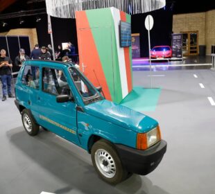 Carro mais estreito do mundo tem 49,5 cm e busca recorde