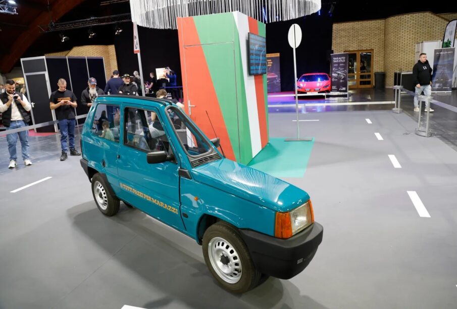 Carro mais estreito do mundo tem 49,5 cm e busca recorde