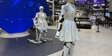 Robô humanoide Chery é destaque no Salão de Pequim