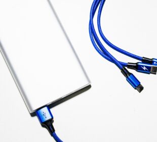 Anac restringe transporte power bank avião: veja regras