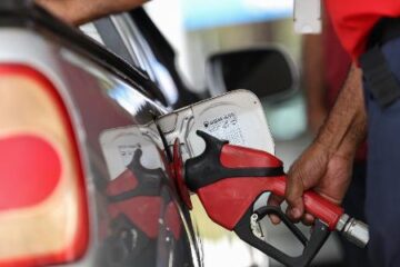 Manobra para baixar preço dos combustíveis ameaça meta fiscal